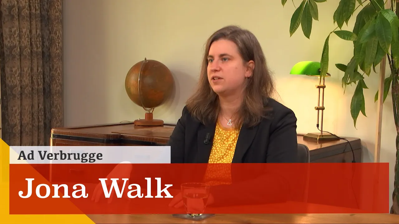 'We zullen ook na vaccinatie met corona moeten leren leven.' Een gesprek met Jona Walk