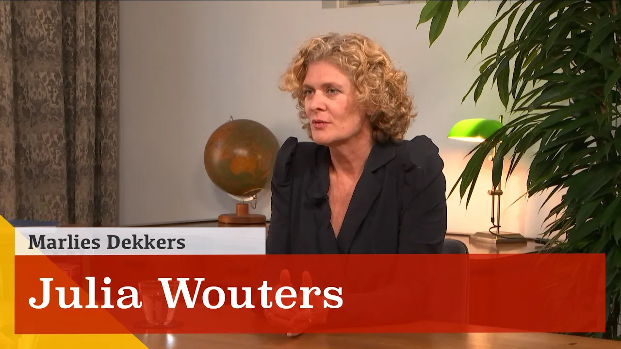 'Vrouwelijk leiderschap brengt politiek weer in beweging.' Een gesprek met Julia Wouters