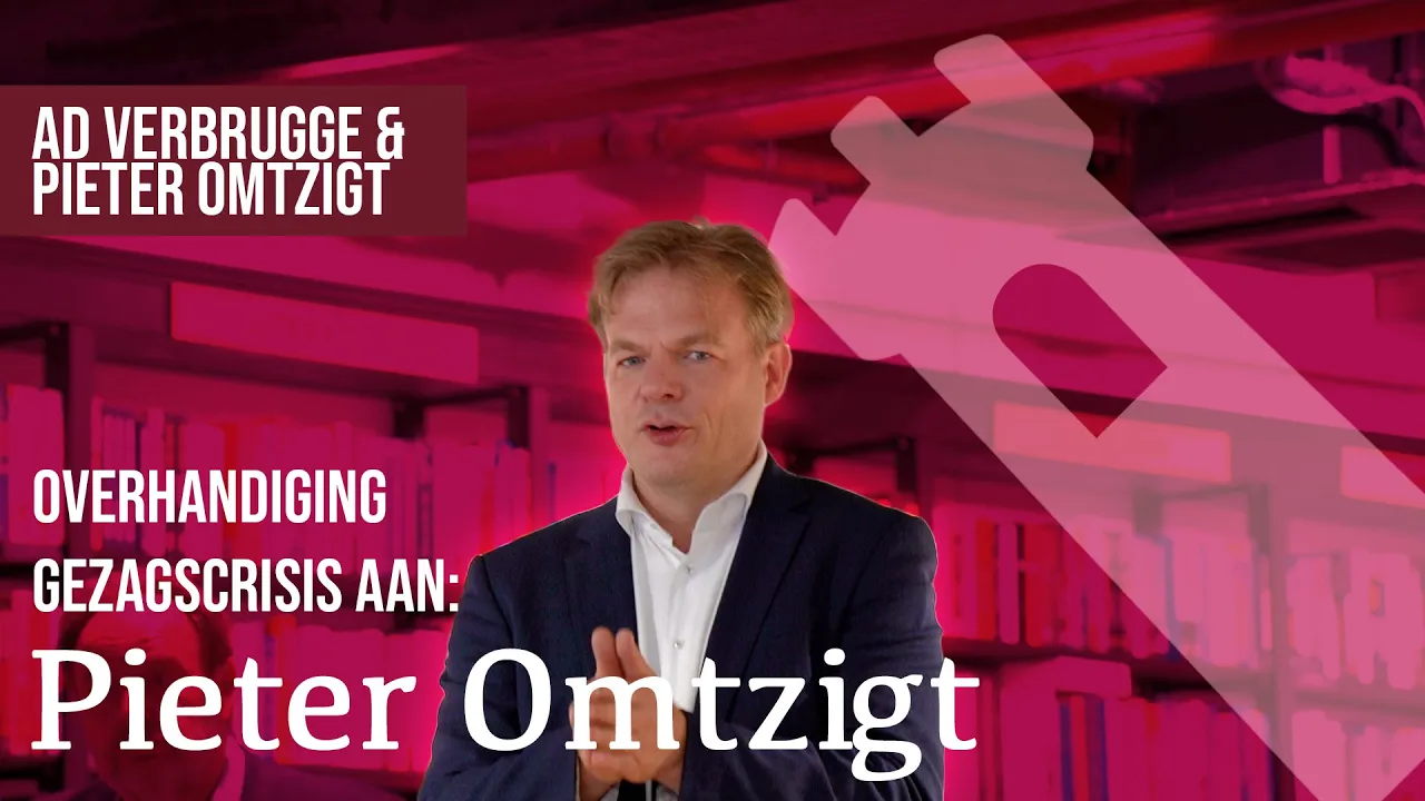Overhandiging 'De Gezagscrisis' aan Pieter Omtzigt