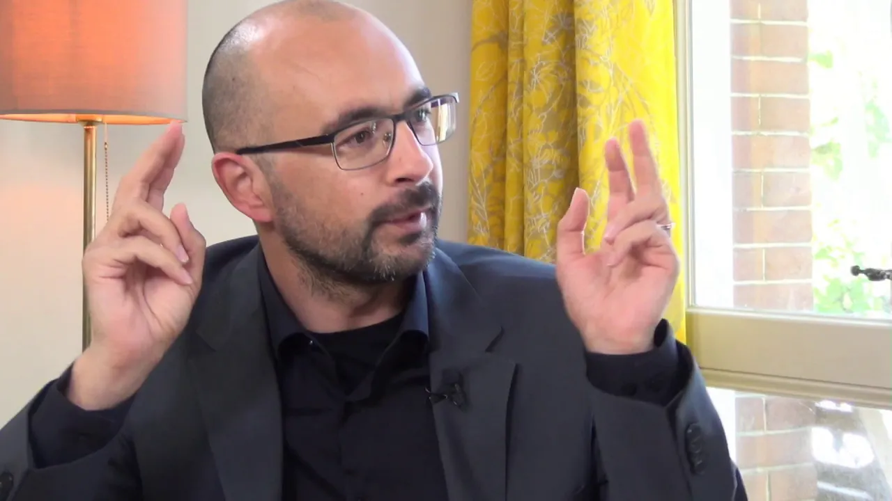Edin Mujagic: 'Leen volop bij nu het kan, en investeer in onderwijs!'