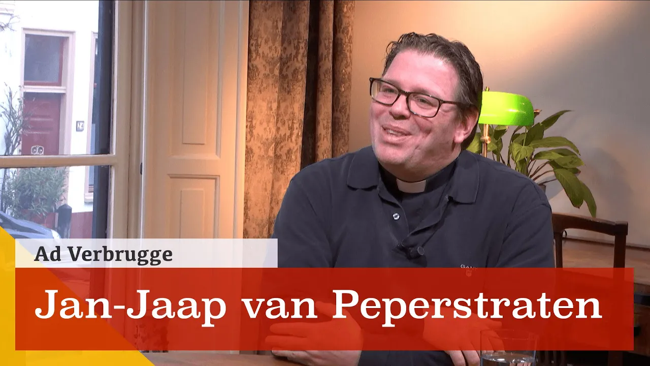 Ad Verbrugge in gesprek met Pastoor Jan-Jaap van Peperstraten over een kerk in transitie