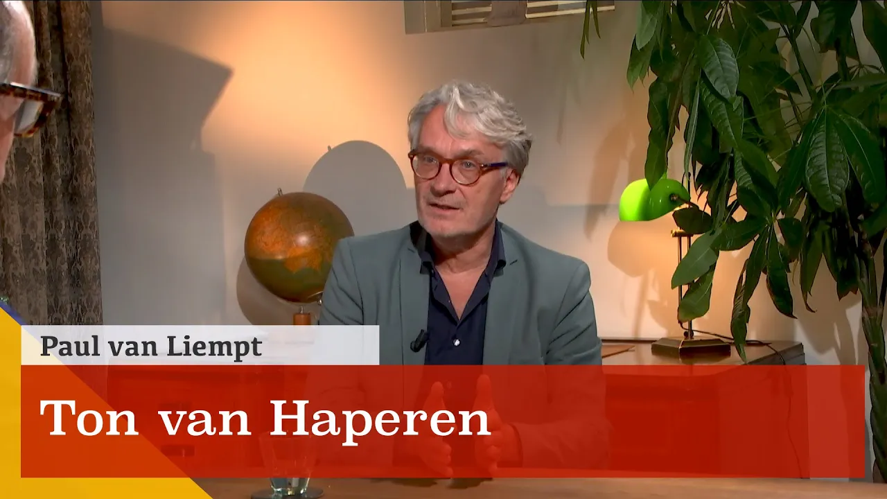 ‘Minister zonder regie: een schandaal.’ Een gesprek met Ton van Haperen